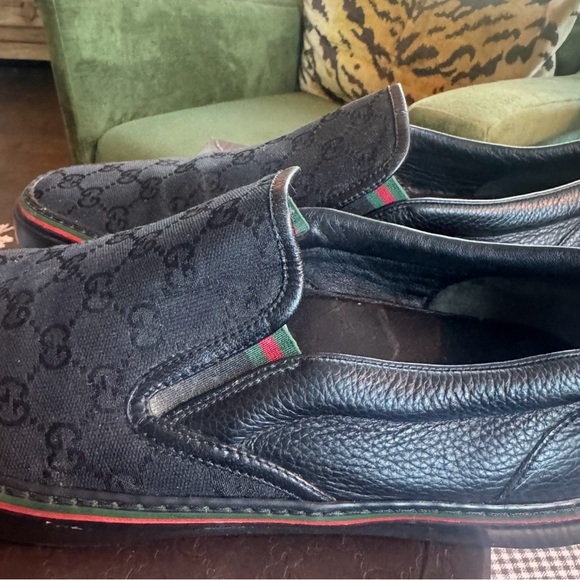 Gucci Dublin Slip On Sneaker in Black GG Canvas with G/R/G detail. Size 10.5 - Picture 15 of 16